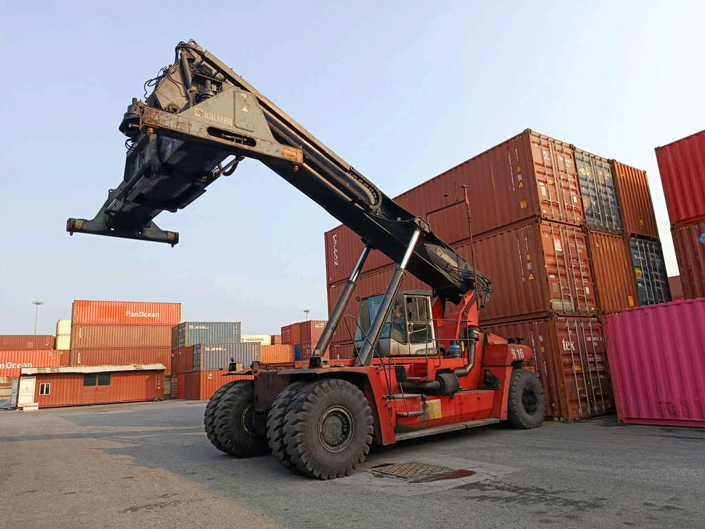Cho Thuê Xe Nâng Container Hàng Kalmar DRF450-65C5 Tại Hải Phòng – KLA NEXUS